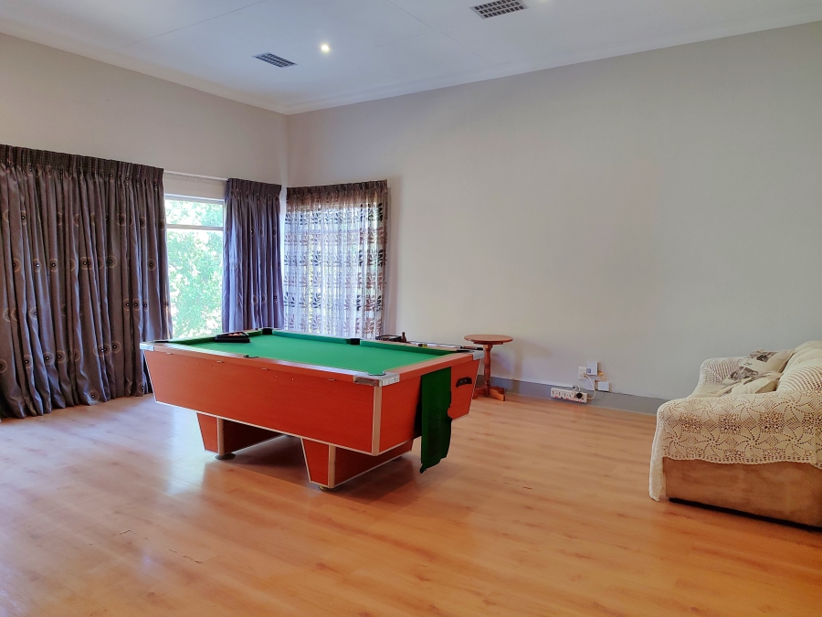 6 Bedroom Property for Sale in Doringkruin North West